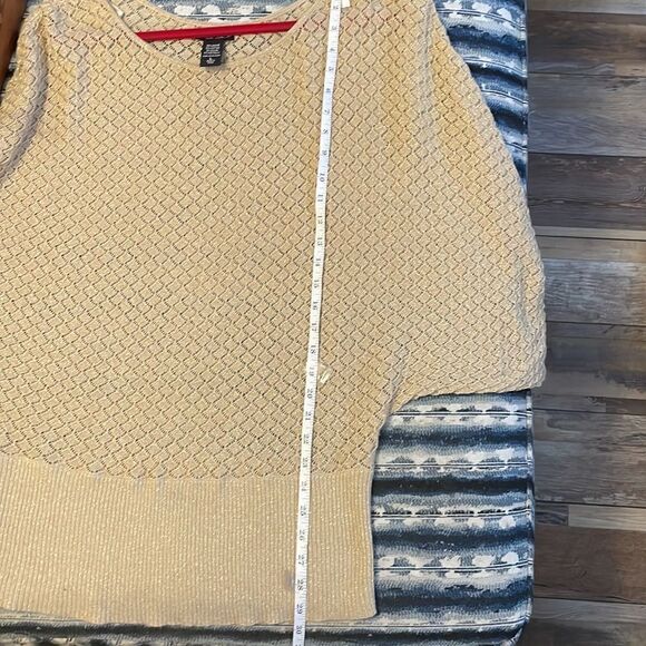 New York & Co shimmery gold tunic/sweater size L - Picture 7 of 8